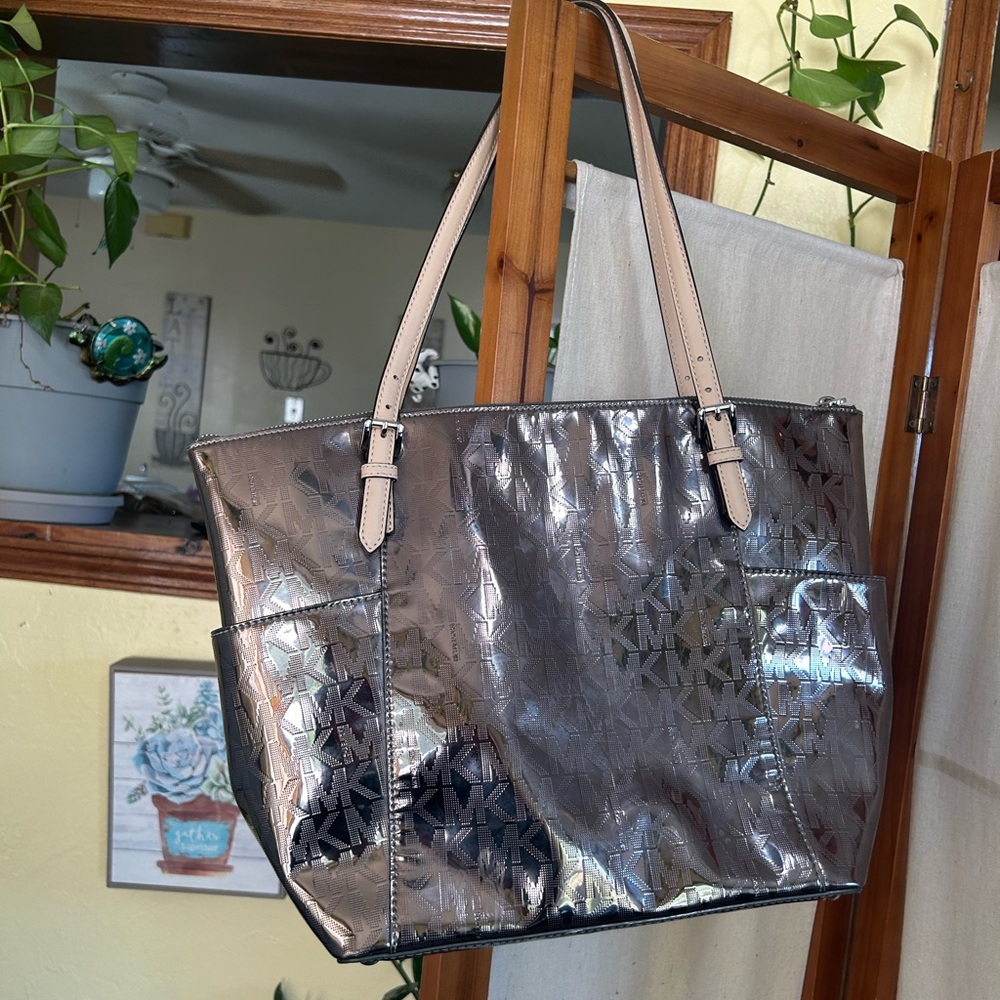 Michael Kors jet set
